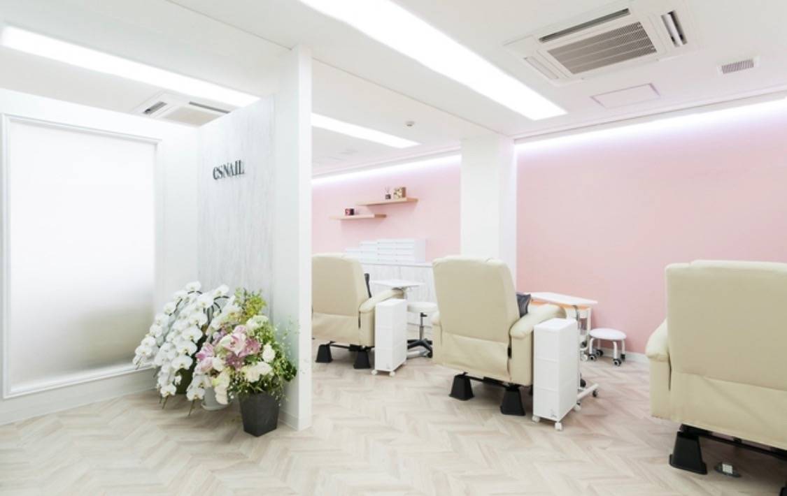 ネイルサロンesnail公式 新宿西口店